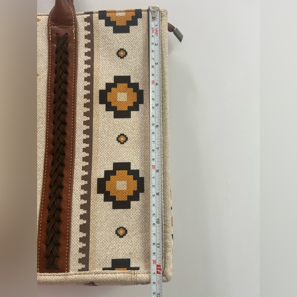 Wrangler Geometric Tan and Brown Tote - Picture 9 of 11